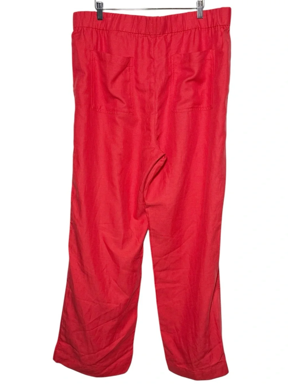 Banana Republic expertly cut